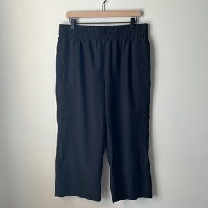 Zac & Rachel cropped wide leg, lightweight black pants size Large